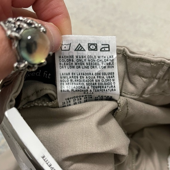 NWT Women’s Size 4 (26 X 27) Lee Tapered Leg Relaxed Fit Mid Rise Pants In Tuape - Picture 9 of 10